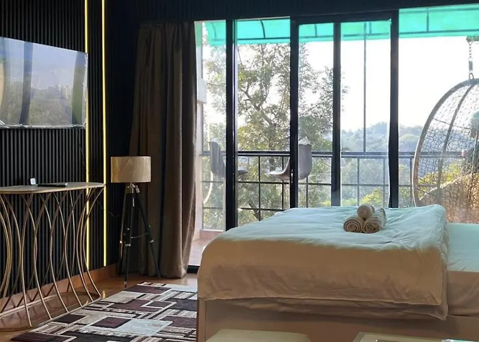 Lake View Suite