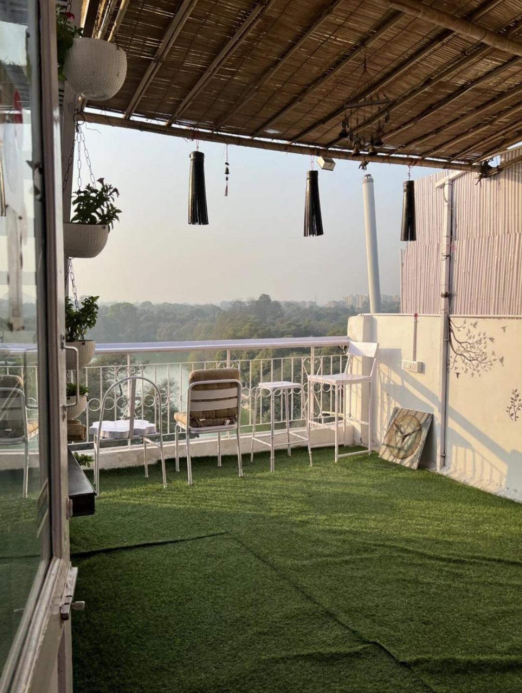 Lake View Apartment New Delhi